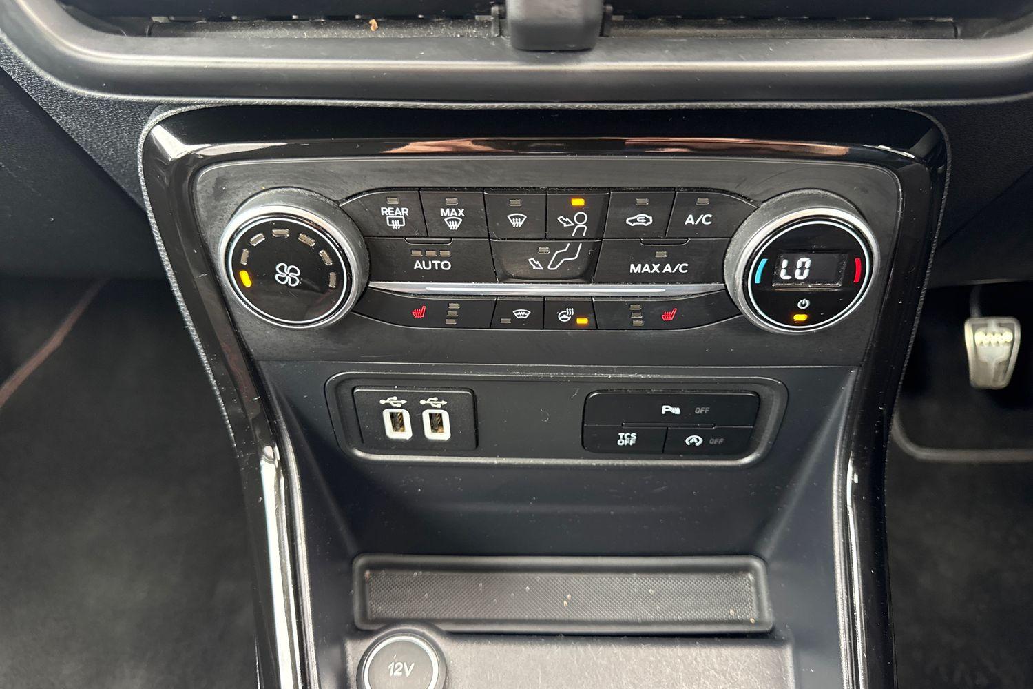 Ford ECOSPORT Photo 28