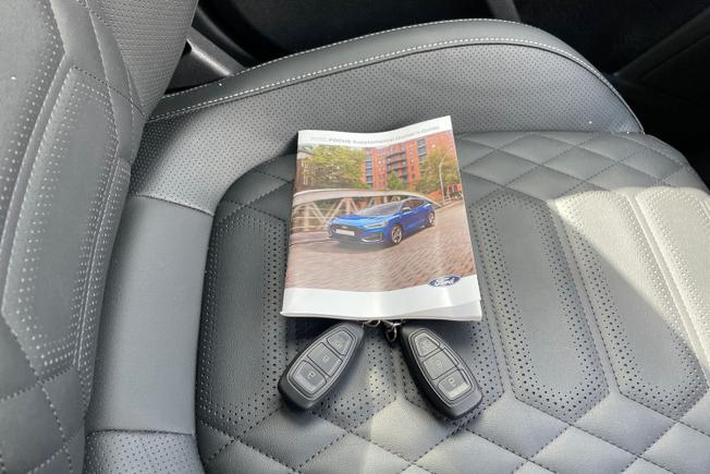 FORD Focus Photo 38