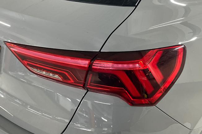 AUDI RS Q3 Photo 18