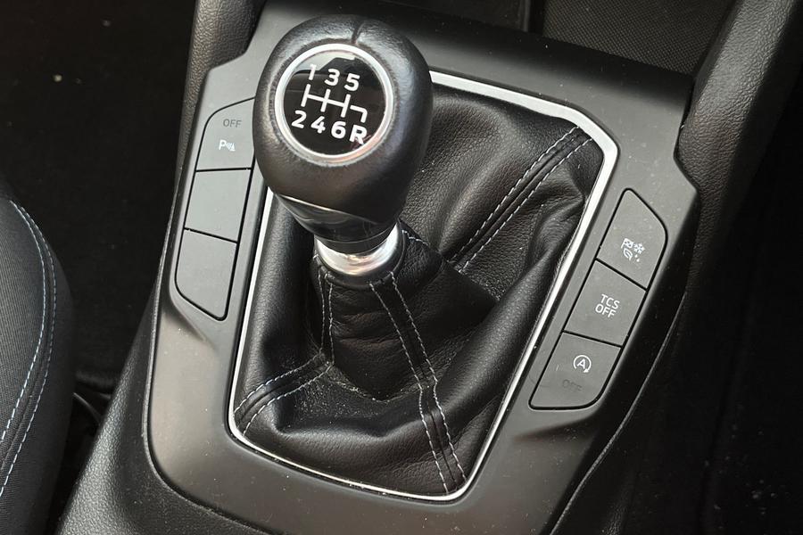 Ford FOCUS Photo autoimg-4b0f0bd6fbd6a02f6b17e2ca0e036b753a907070.jpg