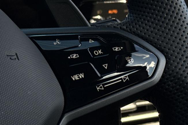 VOLKSWAGEN Golf Photo 17
