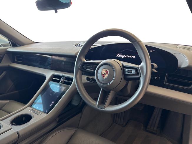 PORSCHE Taycan Photo 10