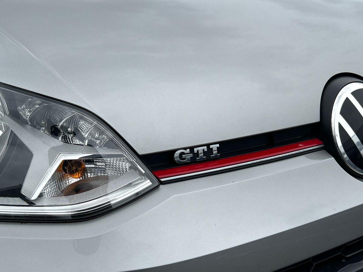 Volkswagen up! Photo autoimg-4b1b458c119a98d62e8e3c35d0dc864eb268cf82.jpg