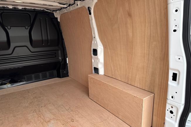 VOLKSWAGEN E-Transporter Photo 33