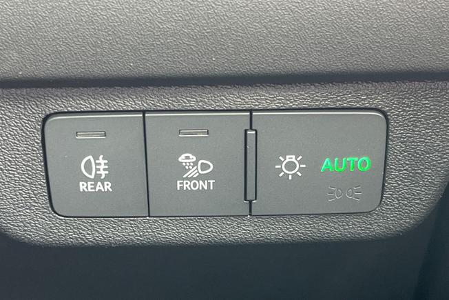 AUDI Q4 Photo 33