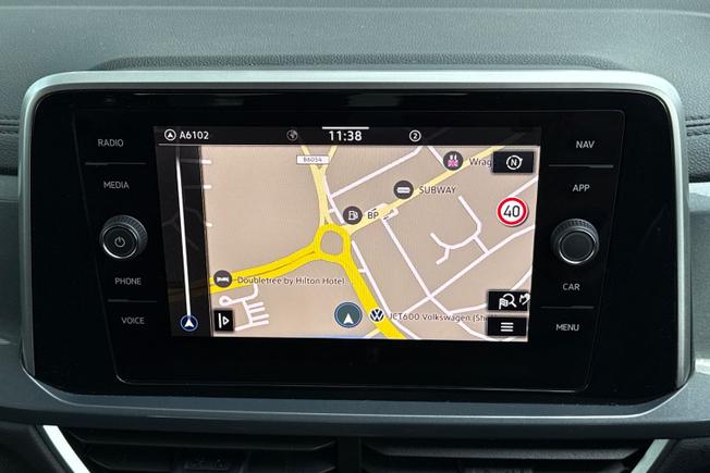 VOLKSWAGEN T-Roc Photo 14