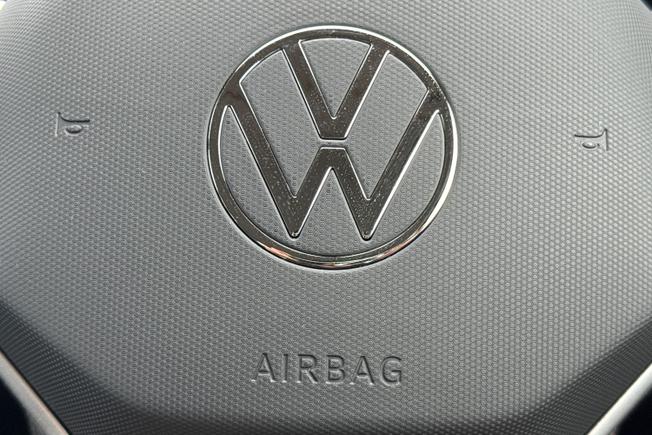Volkswagen T-Roc Photo 24