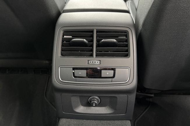 AUDI A4 Photo 23
