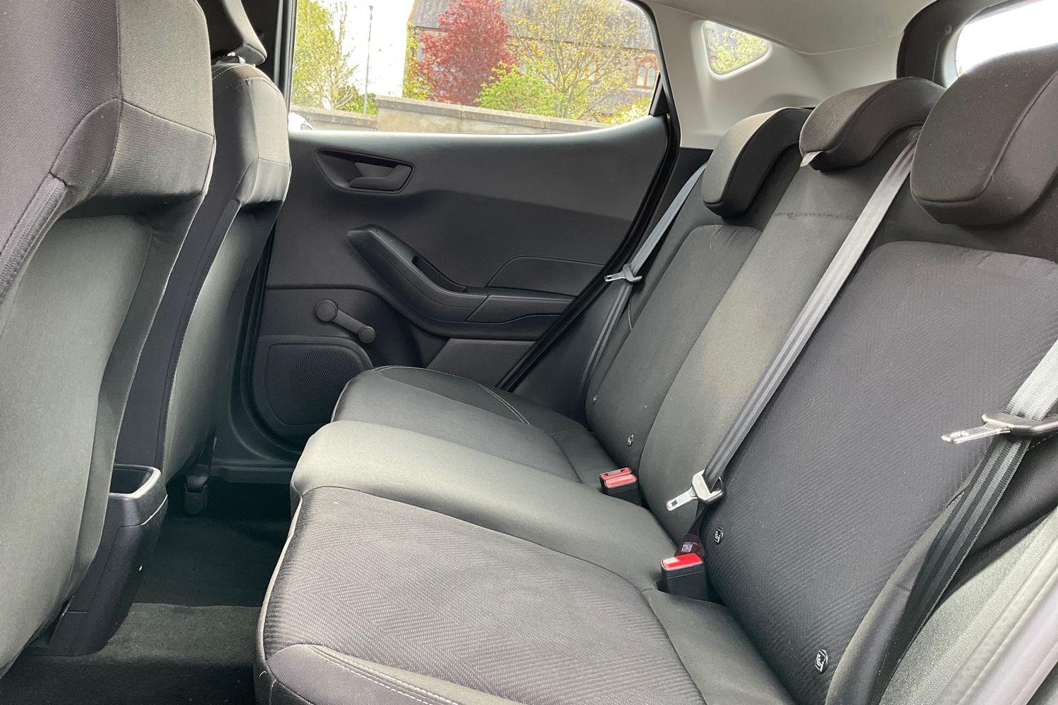 Ford FIESTA Photo 19