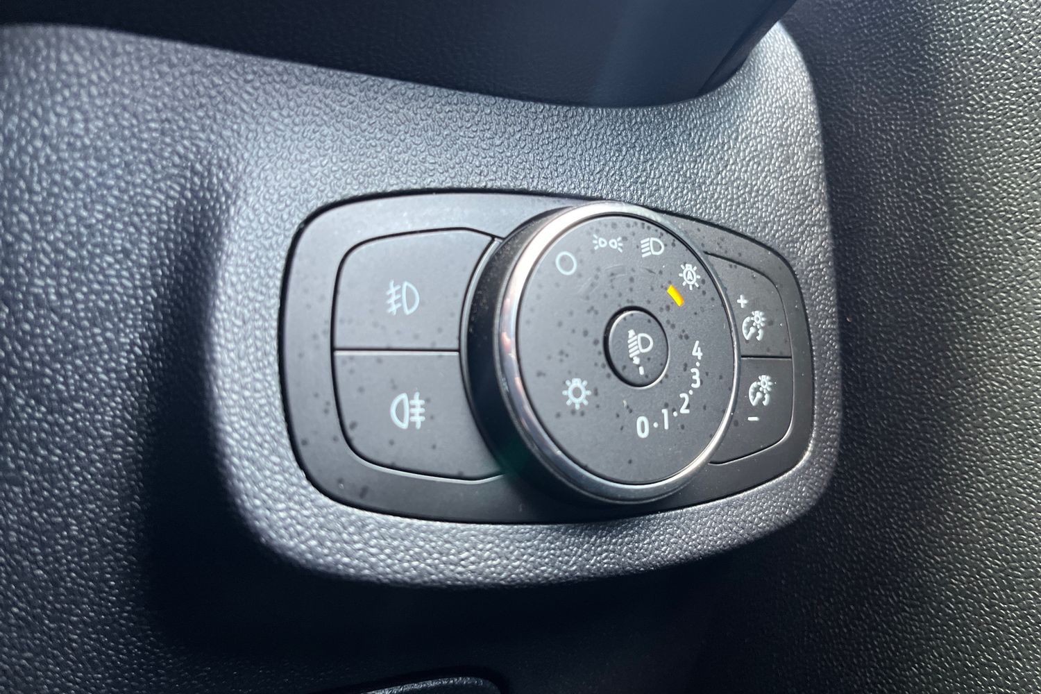 Ford Fiesta Photo 23