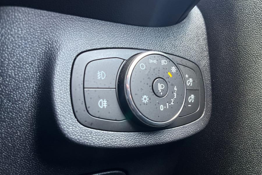 Ford Fiesta Photo autoimg-4b29a3b5896acdbb48d33ab29711b3fbba92928f.jpg