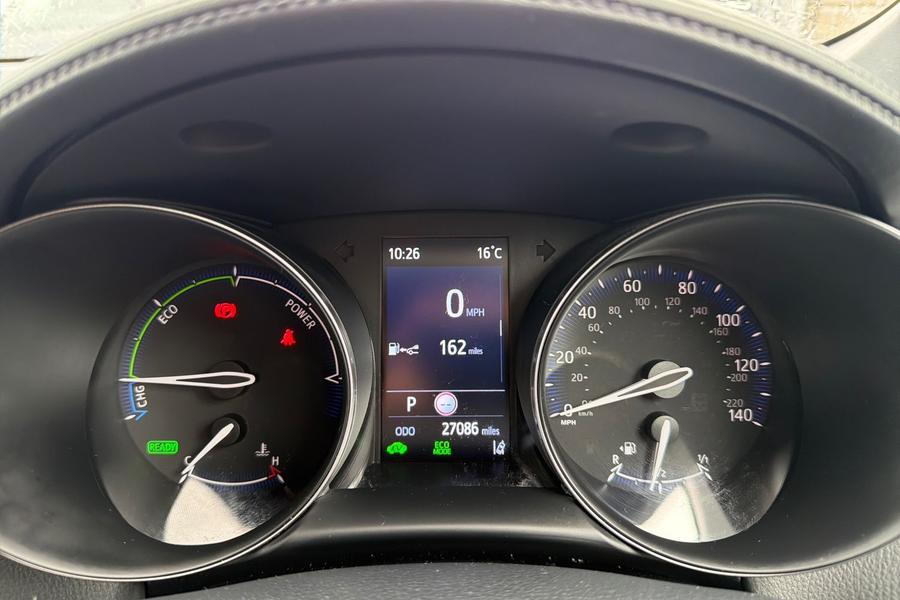 Toyota C-HR Photo autoimg-4b2a41ffc1b8deb9c2f3464f5429422bba2d8fb9.jpg