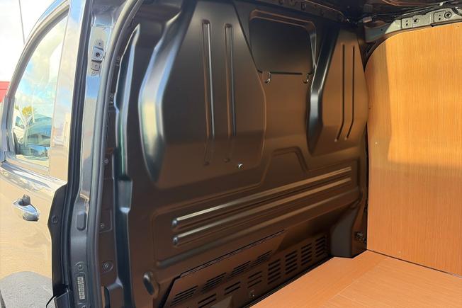 VOLKSWAGEN Transporter Photo 24