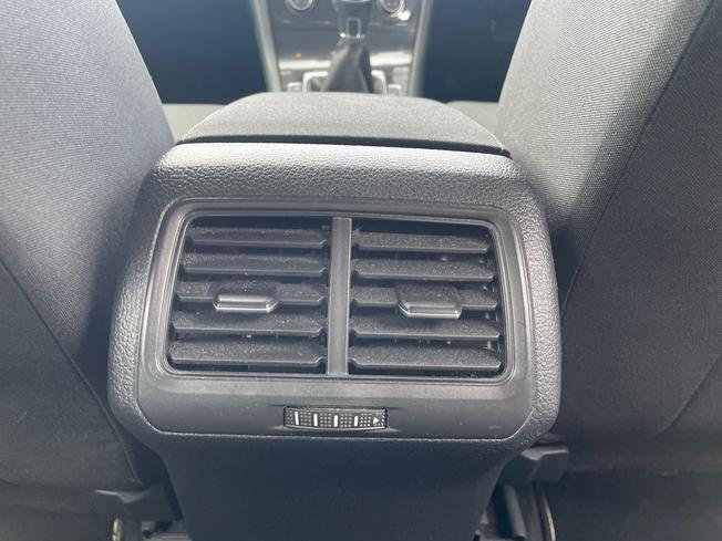 Volkswagen Golf Photo 33