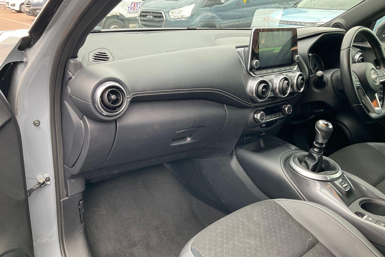 Nissan JUKE Photo 17
