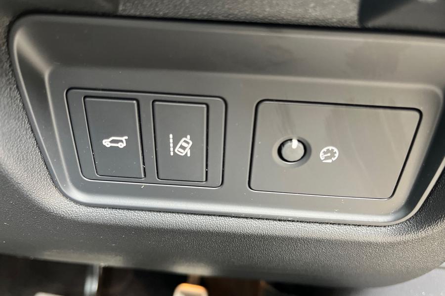 Jaguar E-PACE Photo autoimg-4b2f0b09312439ed4b990909403711095aa8fb30.jpg