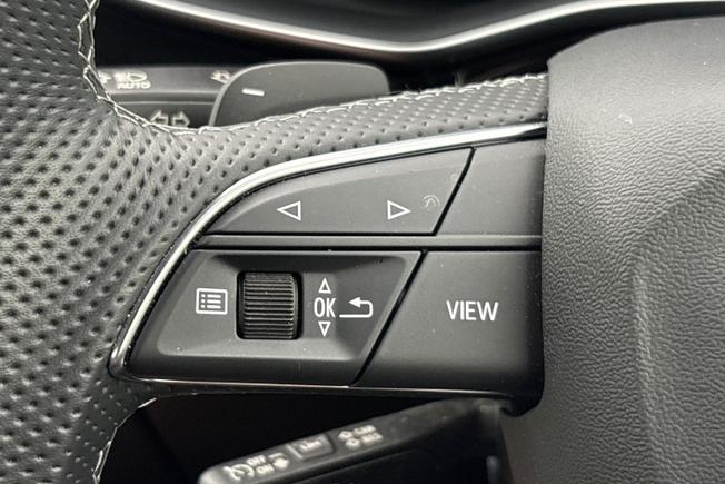AUDI Sq7 Photo 16
