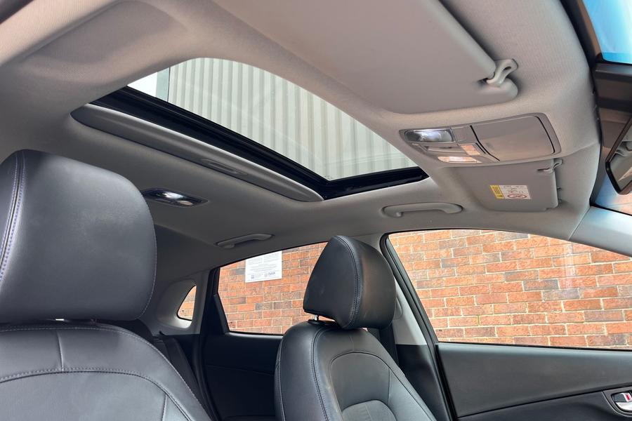 Hyundai KONA Photo autoimg-4b32f76b7fd18a633db3bd5ec1ca2dd6e567d3cc.jpg
