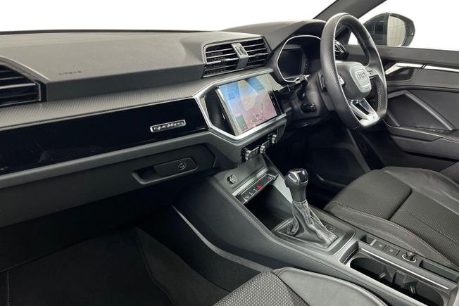 AUDI Q3 Photo 2