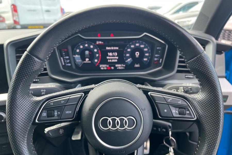Audi A1 Photo autoimg-4b41aebf1118cbe658a8e58646a3ec2183e18a64.jpg