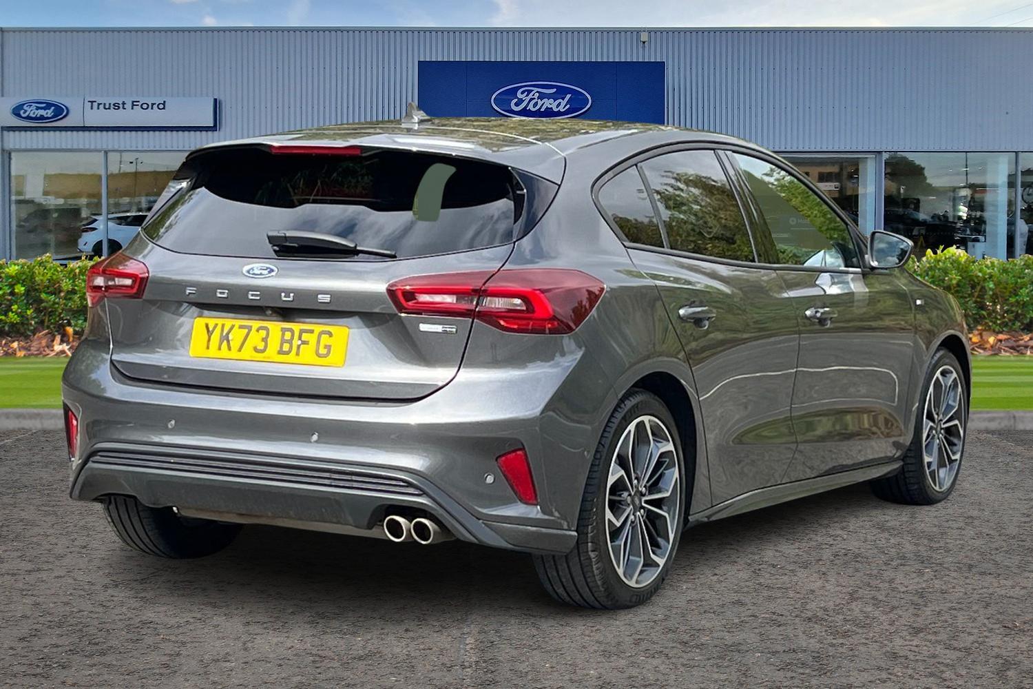Ford Focus Photo 3