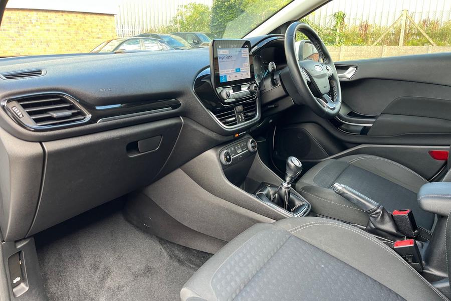 Ford Fiesta Photo autoimg-4b46d7b7e69bf61704e0db4d8ac33ac92f439e3d.jpg