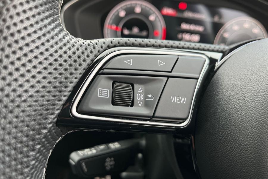 Audi A4 Avant Photo autoimg-4b4ad3701da5b8393113b934e1841d1b24cc6b45.jpg