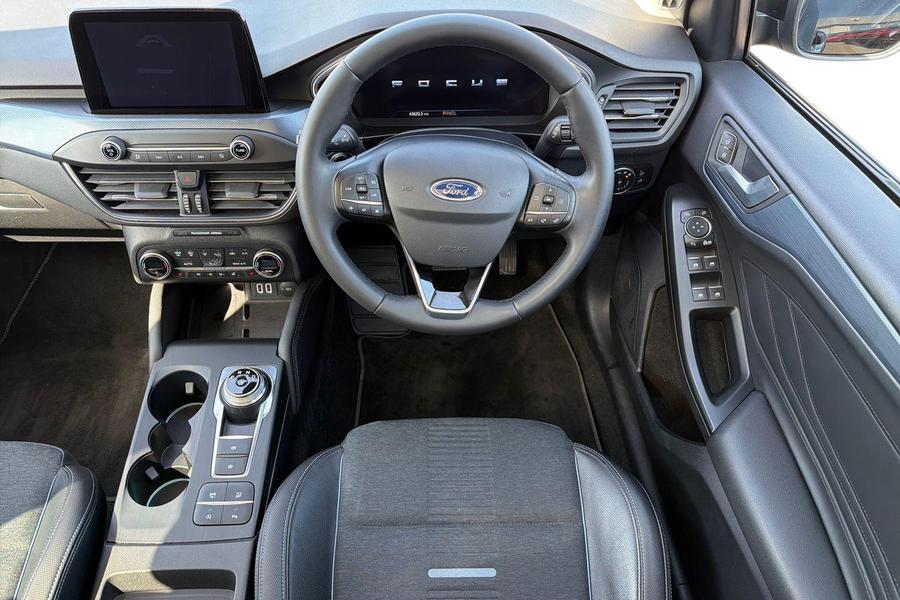 Ford FOCUS Photo autoimg-4b4b04bf29f71e24b305a8574c6234df985f9005.jpg