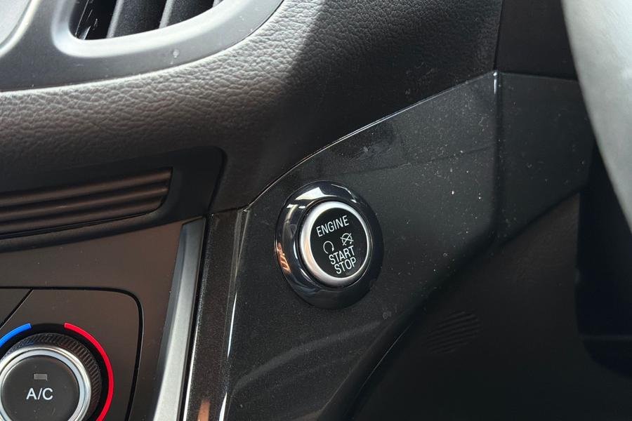 Ford KUGA Photo autoimg-4b4b2e57b79709d343451b17d3d5fc89a73a4f4a.jpg