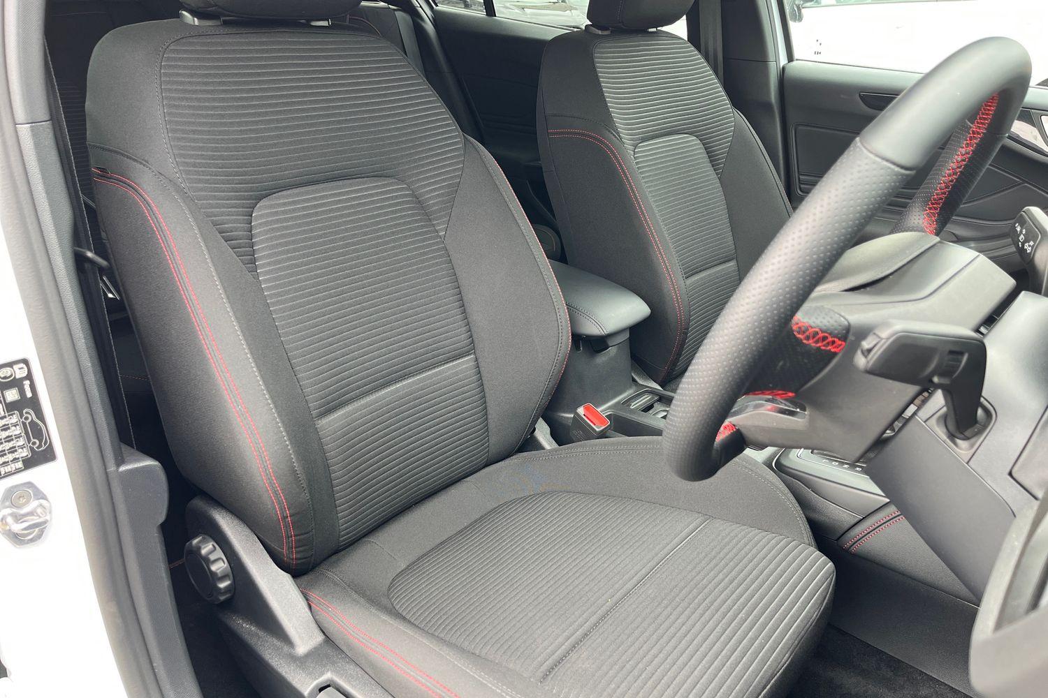 Ford FOCUS Photo 16