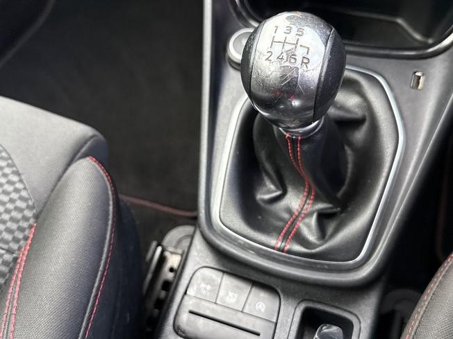 FORD Puma Photo 30