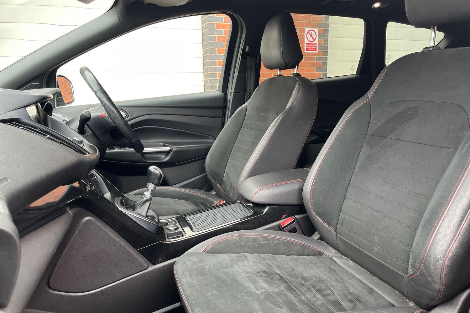 Ford KUGA Photo 18