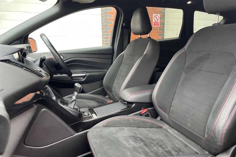 Ford KUGA Photo autoimg-4b60aa01dd0326c3f637a9e9f2d6a71506c38940.jpg
