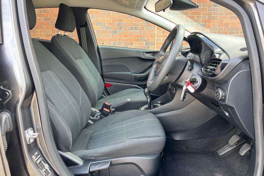 Ford Fiesta Photo autoimg-4b62bd50f8e11443639cd2877b4053851127138e.jpg