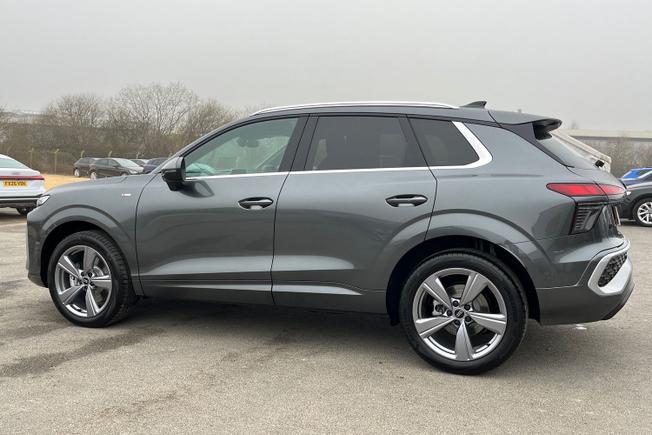 AUDI Q3 Photo 29