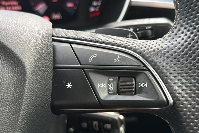 AUDI Q3 Photo 18