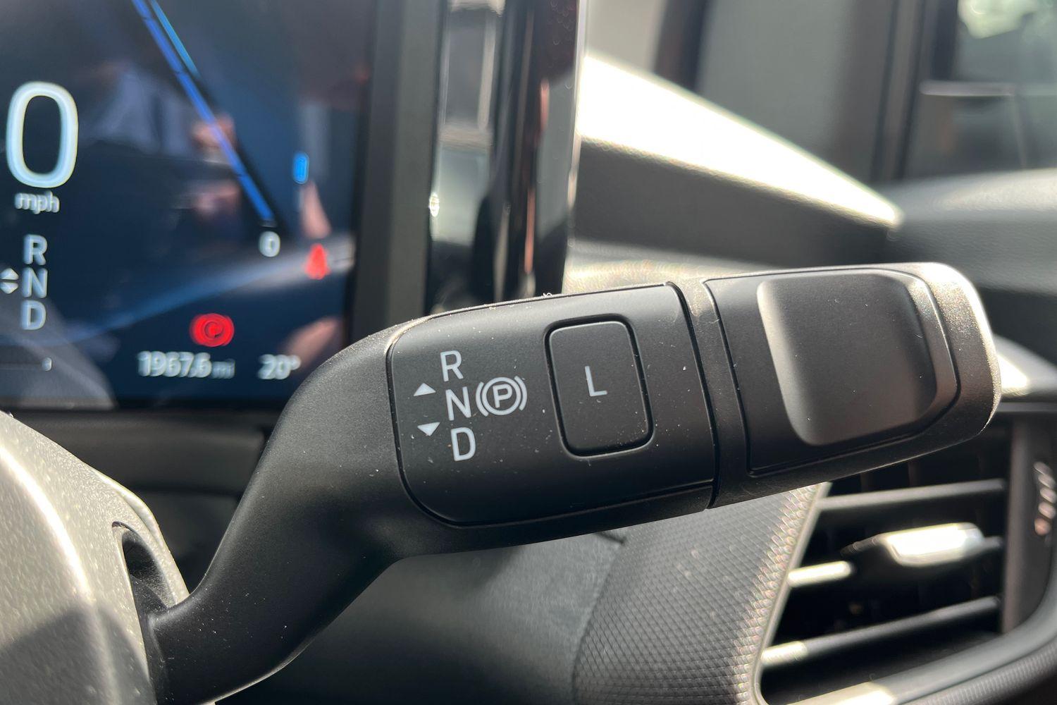 Ford E-TOURNEO COURIER Photo 14