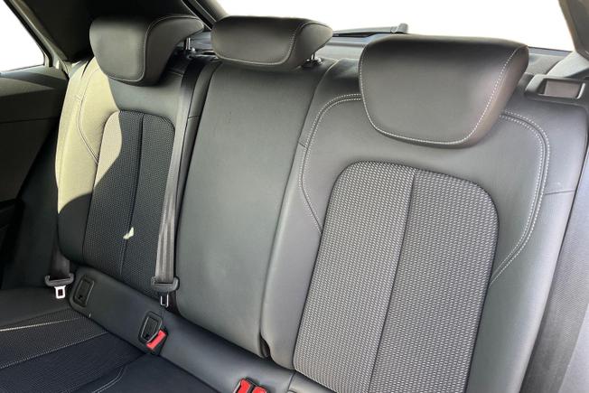 Audi Q2 Photo 9