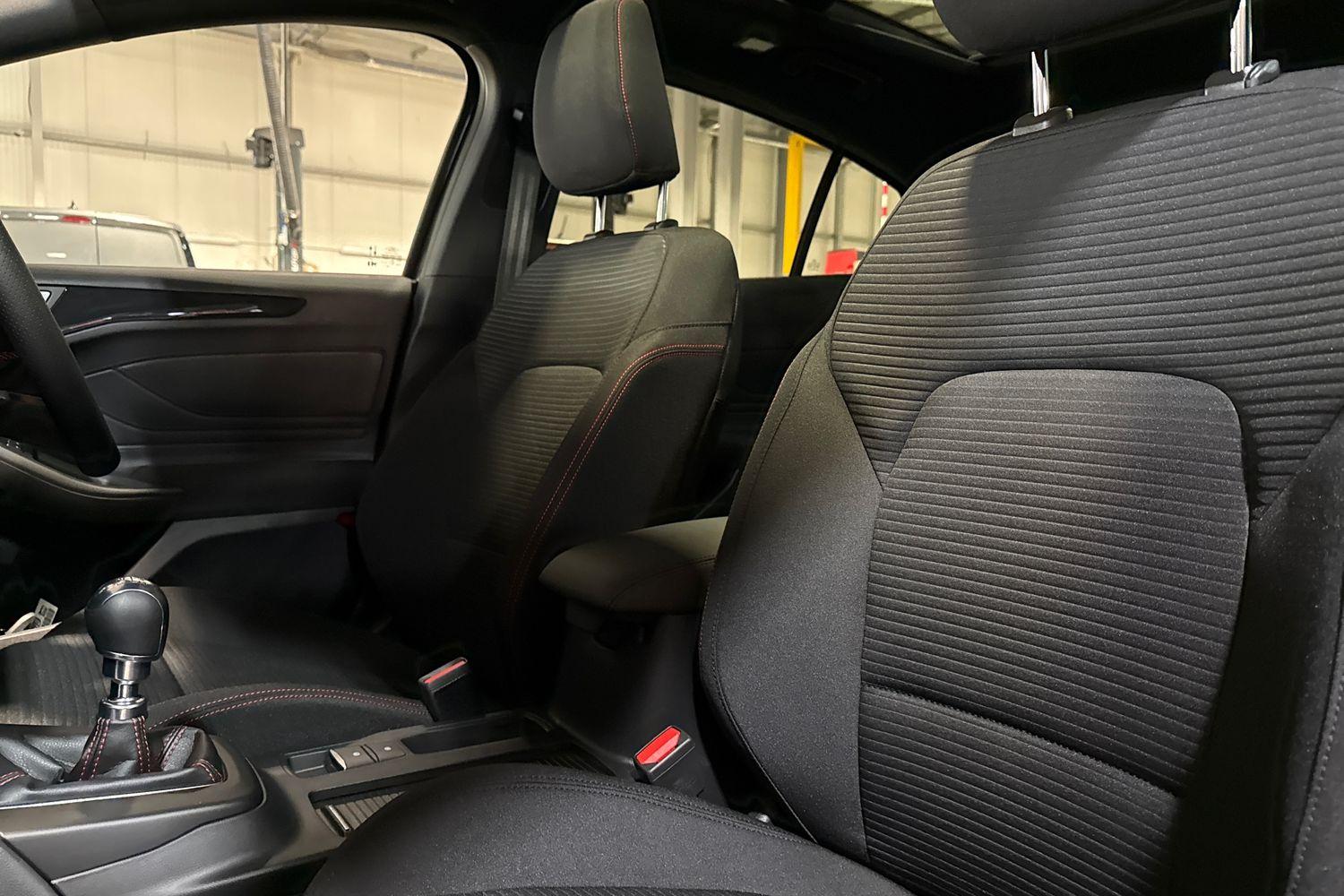 Ford FOCUS Photo 18