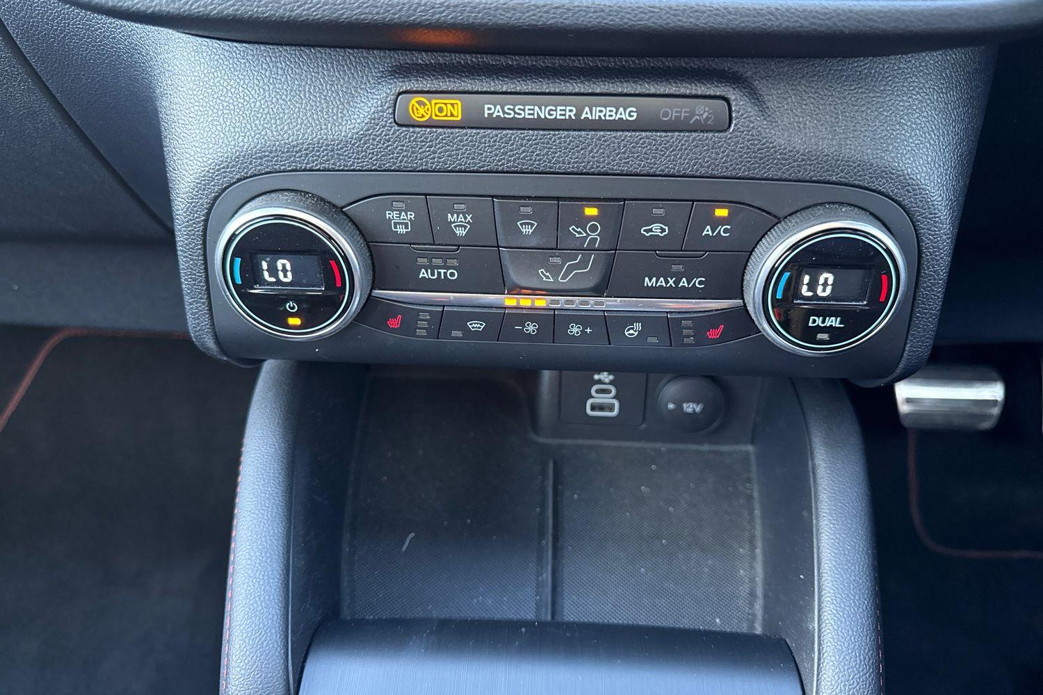 Ford KUGA Photo 29