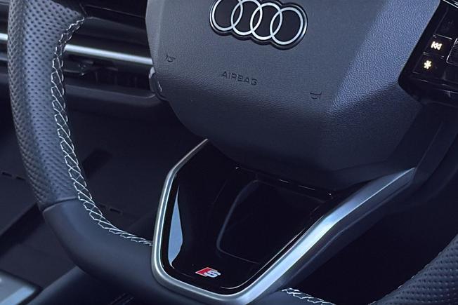 AUDI  Audi Q4 Photo 39