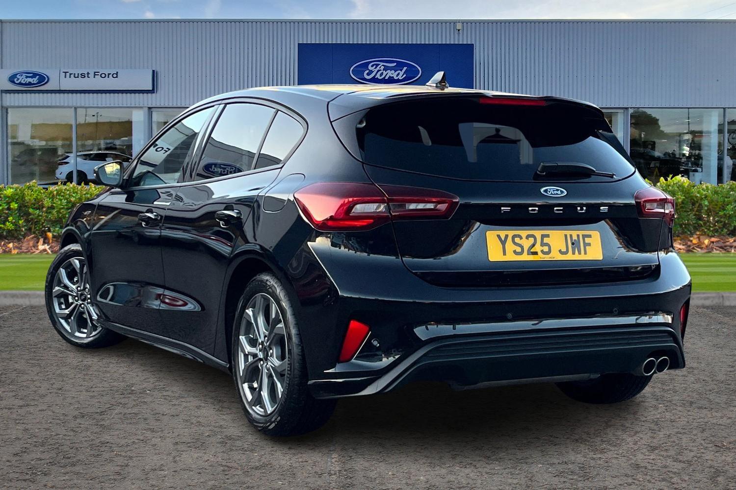 Ford FOCUS Photo 1
