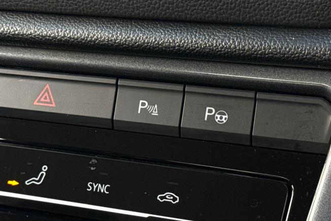 VOLKSWAGEN T-Roc Photo 39