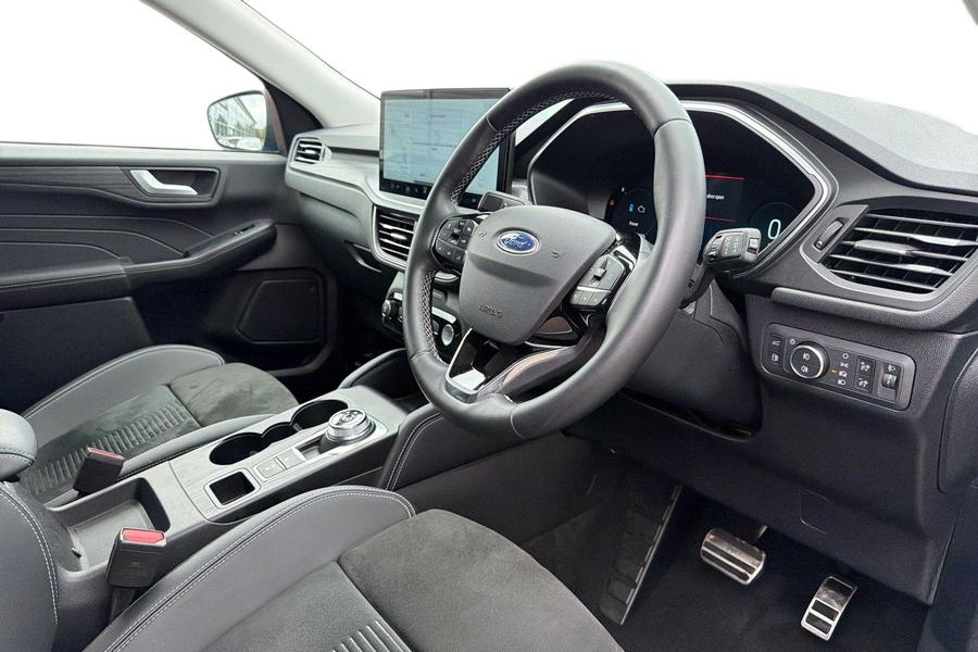 Ford KUGA Photo autoimg-4b88000b1636932cc80ab9a5e032c8a398c6c56e.jpg