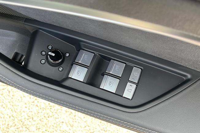 AUDI e-tron Photo 51