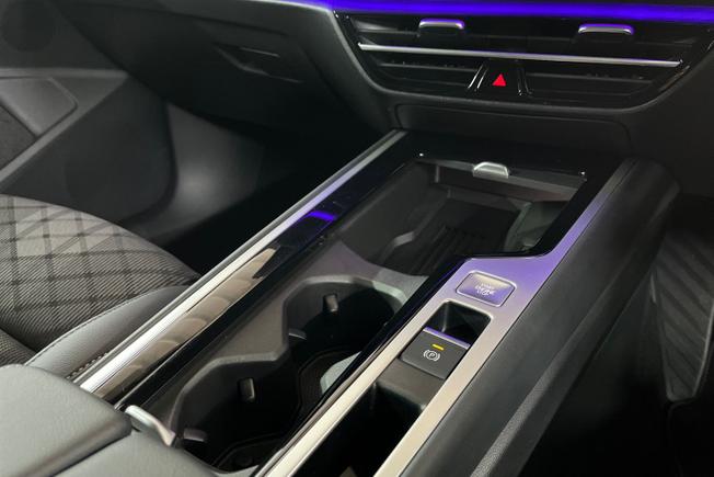 VOLKSWAGEN Passat Photo 24
