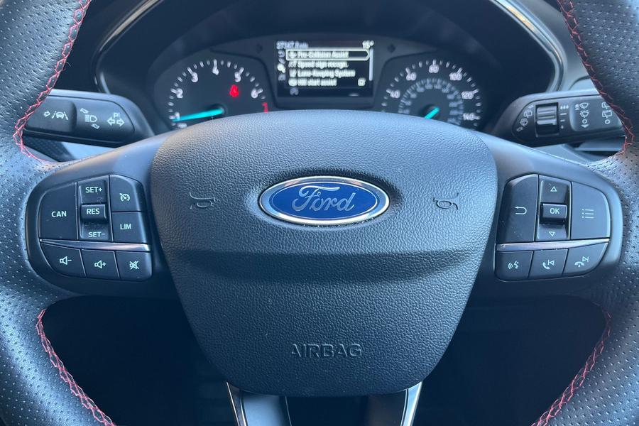Ford FOCUS Photo autoimg-4ba4246f032d83c566b4c3a43ff187804b0e0dbc.jpg