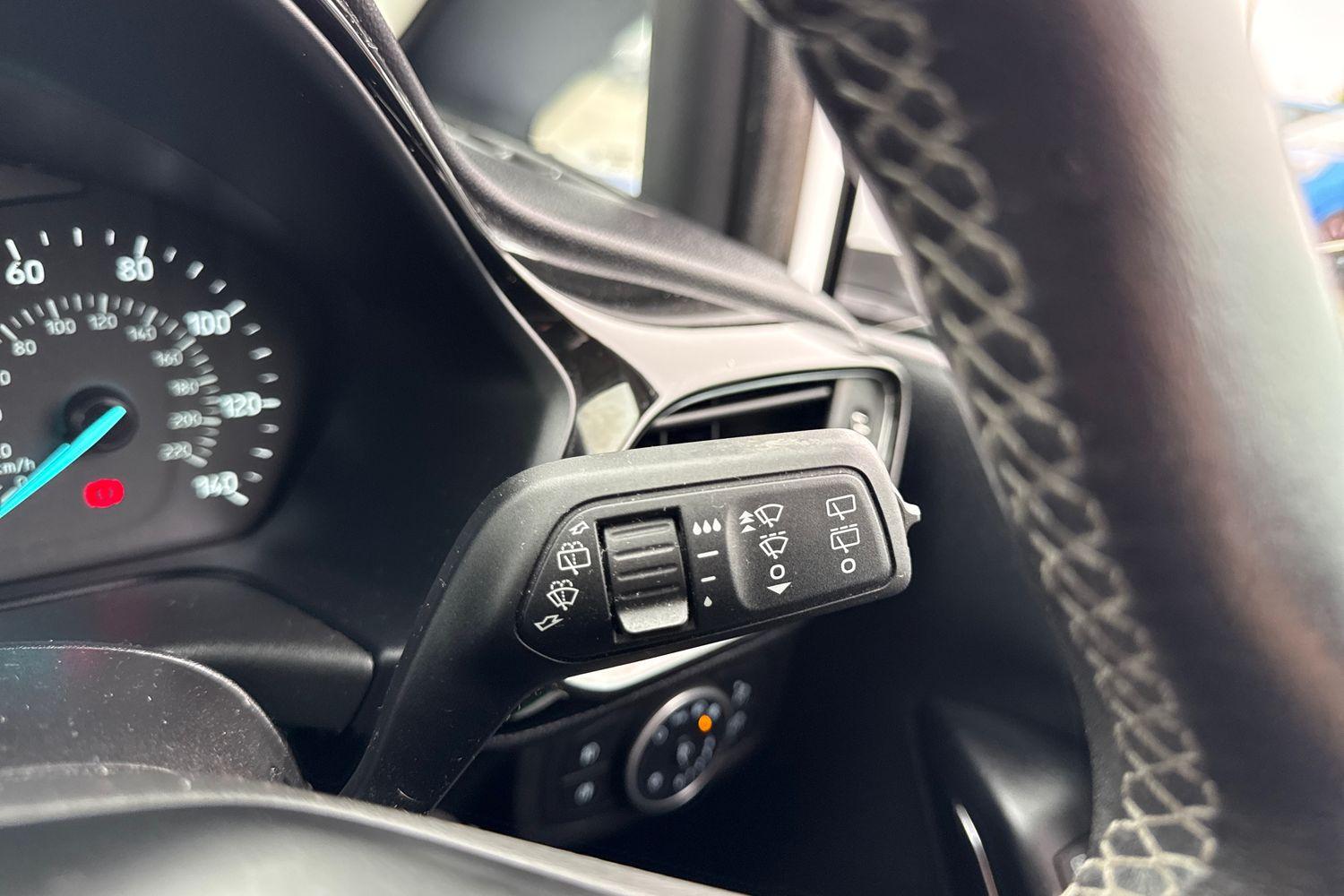 Ford FIESTA Photo 14