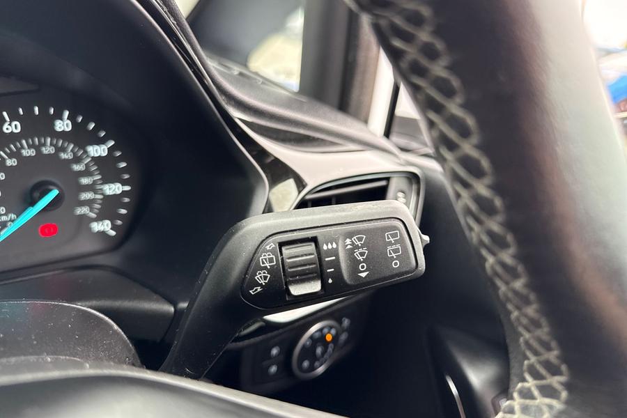 Ford FIESTA Photo autoimg-4ba574104eea55c3488d77ebc5474208568352bb.jpg