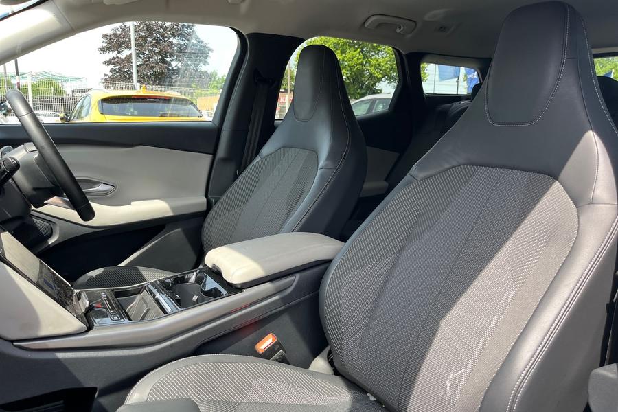 Ford EXPLORER Photo autoimg-4ba61e54d6bfeca15eaa230801f565ab890418b4.jpg